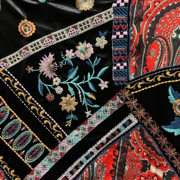 Zara Womens  Black Velvet  Multicolor Embroidered Mini Skirt Size Small - Picture 8 of 8